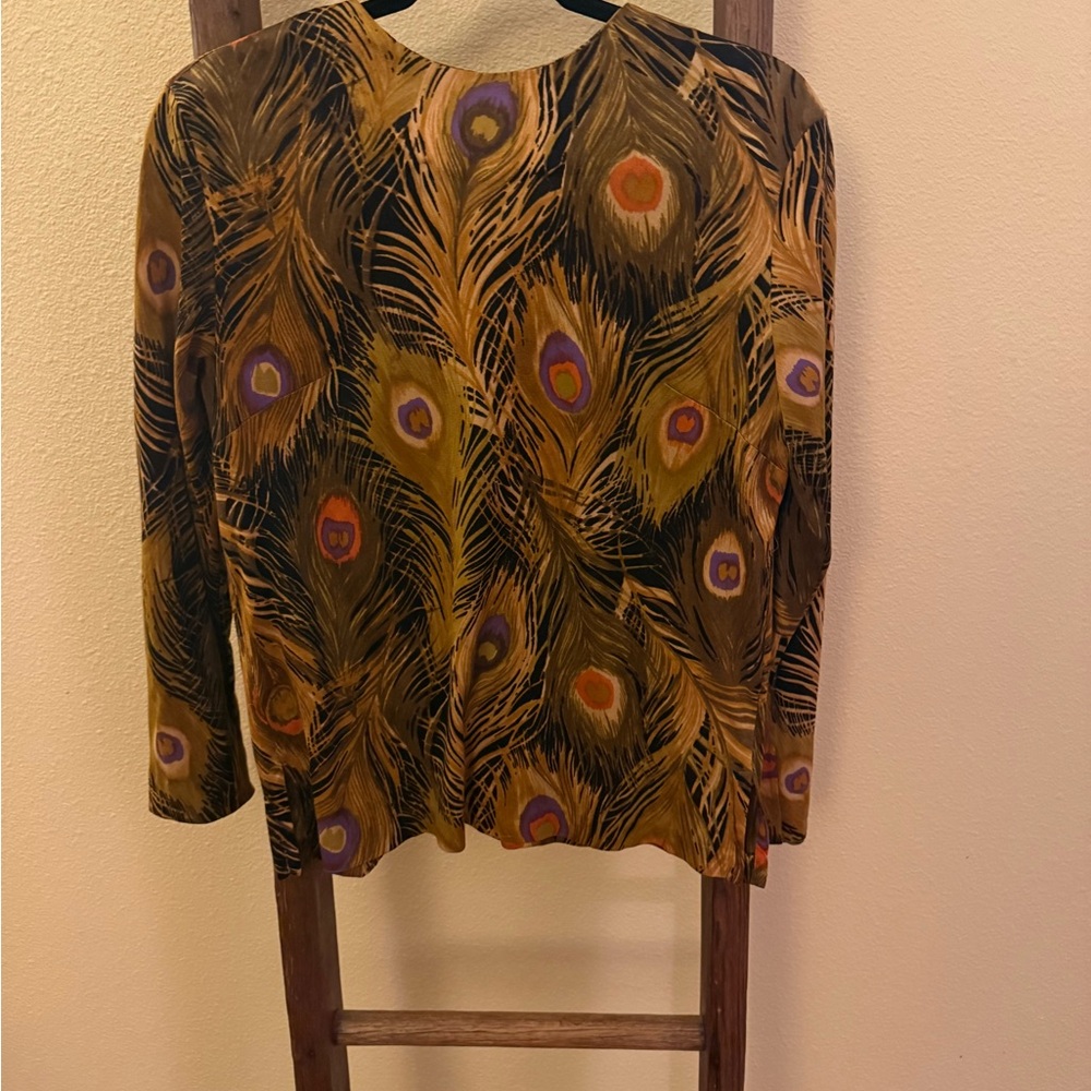 Elegant Feather Print Long Sleeve Top